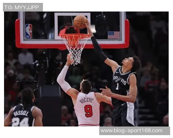 文班亚马篮下强势封盖卡明斯基震撼全场引发热议